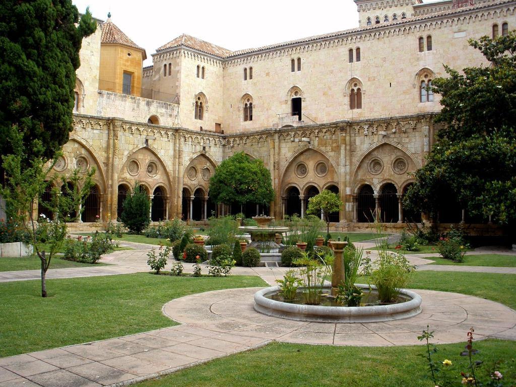 Apartamentos Astoria Tarragona Dış mekan fotoğraf